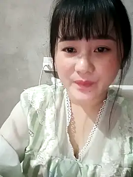 Snapshot of Anngela_18 chatting on November 11, 2025, 12:00 pm Anngela 18 online show from November 11, 2025, 12:00 pm