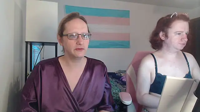 Savanah Banana  online show from April 8, 2026, 11:01 am