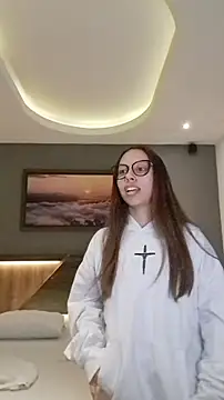 Lila Park online show from December 3, 2025, 2:45 am