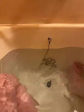 Snapshot of houkeiboy78 chatting on November 14, 2025, 9:57 am houkeiboy78 online show from November 14, 2025, 9:57 am