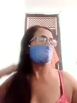 sanjana077 online show from December 5, 2025, 4:33 am