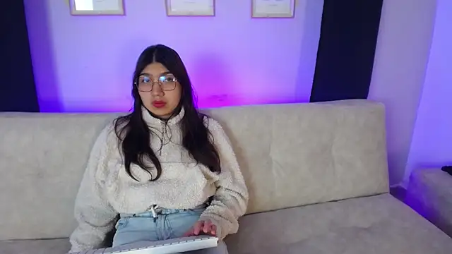 Snapshot of Mia_Blair_ chatting on November 7, 2025, 4:39 am Mia Blair online show from November 7, 2025, 4:39 am