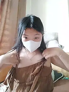 linh-xinh18 online show from July 14, 2026, 8:19 am