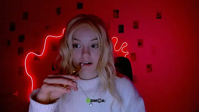 Snapshot of mia_starrr_ chatting on February 8, 2026, 8:17 pm mia starrr online show from February 8, 2026, 8:17 pm