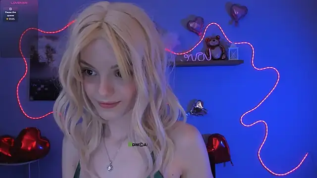 Snapshot of mia_starrr_ chatting on February 18, 2026, 8:38 pm mia starrr online show from February 18, 2026, 8:38 pm