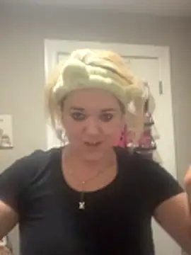 sexidollxoxo online show from November 5, 2025, 12:08 pm