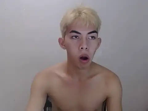 Urhotsilverboy online show from May 20, 2026, 11:40 am