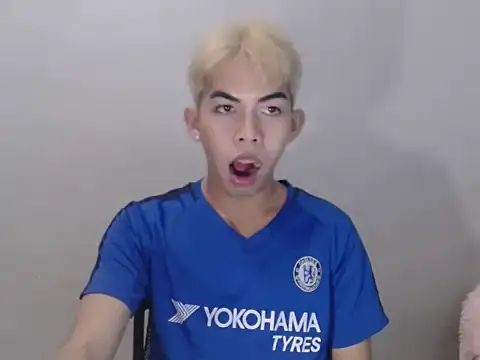 Urhotsilverboy online show from May 21, 2026, 7:22 pm