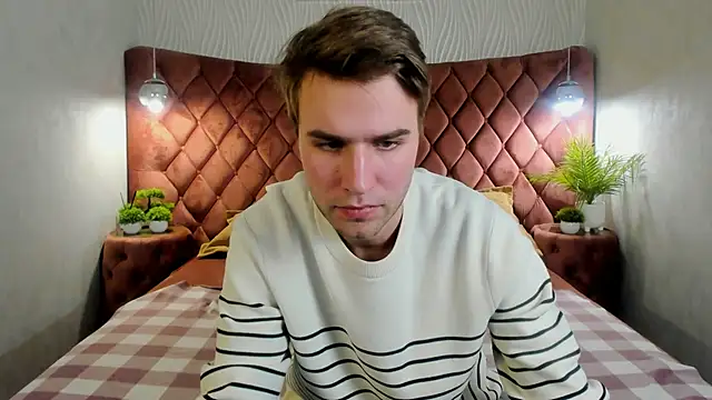 Snapshot of JonnahHell chatting on November 5, 2025, 2:20 pm JonnahHell online show from November 5, 2025, 2:20 pm