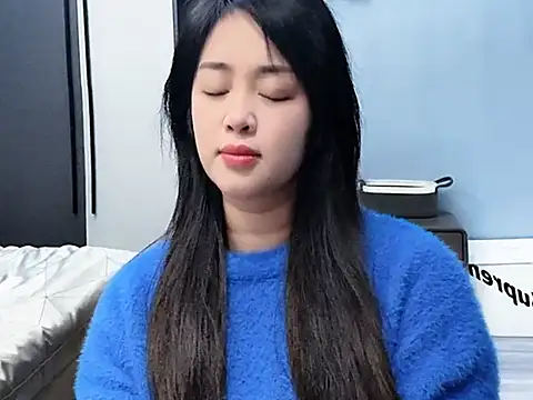 Snapshot of Lucky--Lucy chatting on November 15, 2025, 2:43 pm Lucky--Lucy online show from November 15, 2025, 2:43 pm