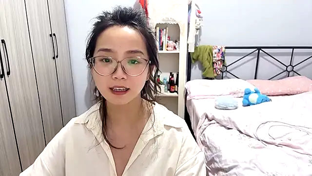 Snapshot of Hmm_0303 chatting on April 29, 2026, 5:30 pm Hmm 0303 online show from April 29, 2026, 5:30 pm