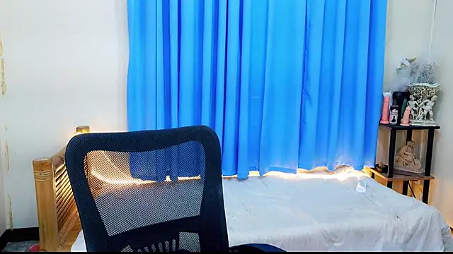 sweet sophiaxx online show from April 10, 2026, 6:31 am