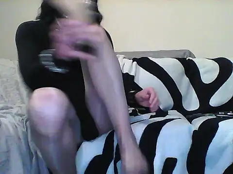 RebekaCD online show from November 9, 2025, 6:34 pm