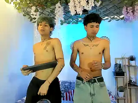 LATINDICKS online show from November 5, 2025, 3:48 pm