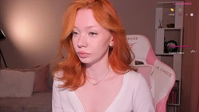 Snapshot of Elisahsthetics chatting on April 5, 2026, 12:17 am Elisahsthetics online show from April 5, 2026, 12:17 am