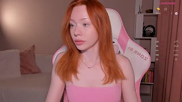 Snapshot of Elisahsthetics chatting on March 19, 2026, 12:54 am Elisahsthetics online show from March 19, 2026, 12:54 am