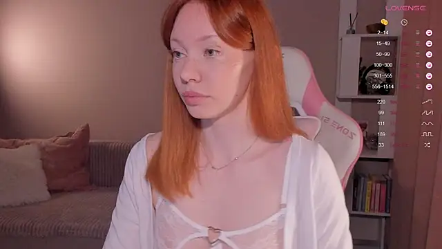 Snapshot of Elisahsthetics chatting on March 27, 2026, 10:22 pm Elisahsthetics online show from March 27, 2026, 10:22 pm