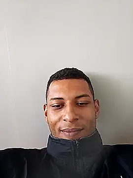 oPretin013 online show from November 9, 2025, 4:22 pm