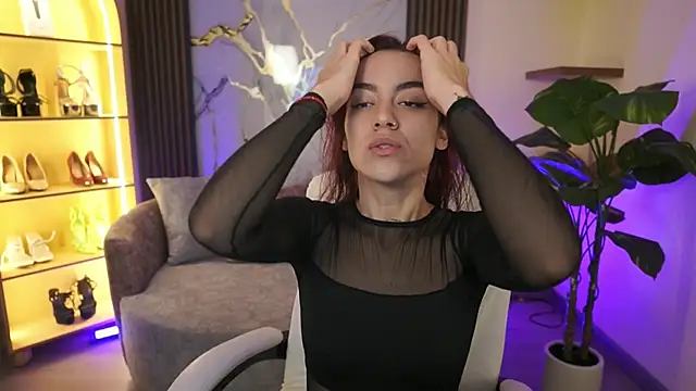 Snapshot of TessaaFox chatting on February 9, 2026, 11:41 am TessaaFox online show from February 9, 2026, 11:41 am