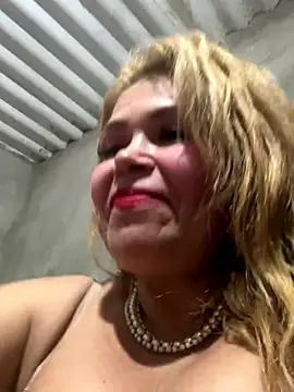 Snapshot of dirty_mother3 chatting on December 23, 2025, 2:44 am dirty mother3 online show from December 23, 2025, 2:44 am