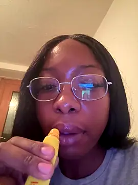 SwissMirelle online show from November 7, 2025, 7:07 pm