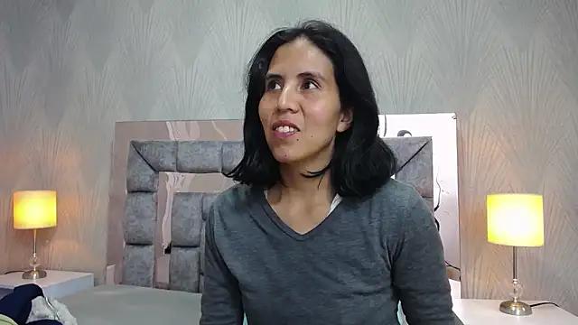 GiselaZivic online show from May 23, 2026, 1:10 pm