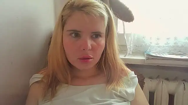 HornyElena online show from June 5, 2026, 3:29 pm