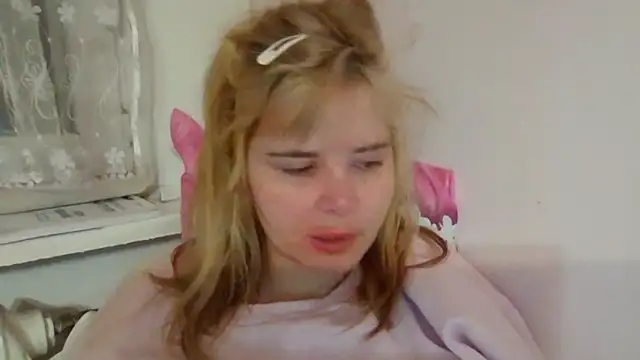 Snapshot of HornyElena chatting on February 6, 2026, 5:42 pm HornyElena online show from February 6, 2026, 5:42 pm