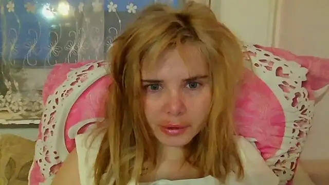 Snapshot of HornyElena chatting on February 9, 2026, 4:16 pm HornyElena online show from February 9, 2026, 4:16 pm