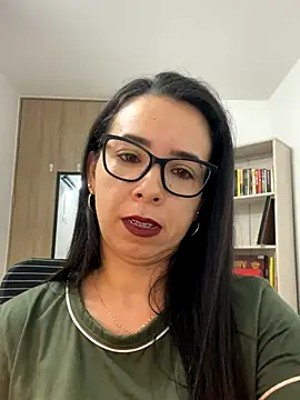 Snapshot of Vicky_ro chatting on November 10, 2025, 11:04 am Vicky ro online show from November 10, 2025, 11:04 am