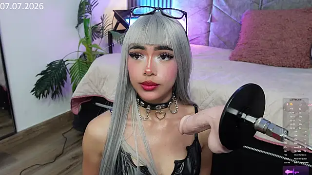  ViolletteNoir  online show from July 7, 2026, 8:56 pm