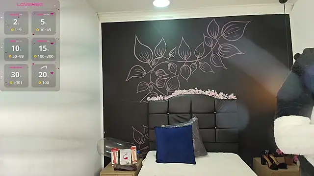 Snapshot of AriannaFox_ chatting on November 9, 2025, 11:47 am AriannaFox online show from November 9, 2025, 11:47 am