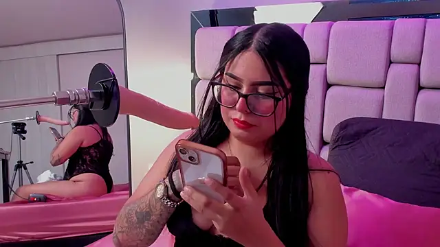 Amy whittee online show from December 17, 2025, 7:19 pm