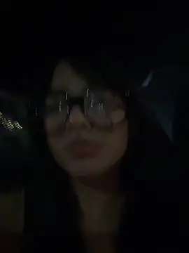 Snapshot of zevellez chatting on November 8, 2025, 2:15 am zevellez online show from November 8, 2025, 2:15 am