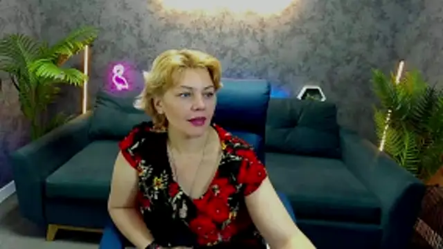 Snapshot of AmaraNights chatting on November 14, 2025, 8:12 pm AmaraNights online show from November 14, 2025, 8:12 pm