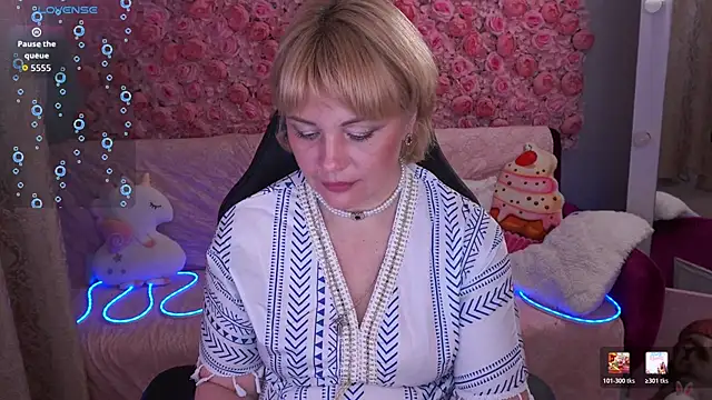 Snapshot of AmaraNights chatting on May 13, 2026, 6:59 pm AmaraNights online show from May 13, 2026, 6:59 pm