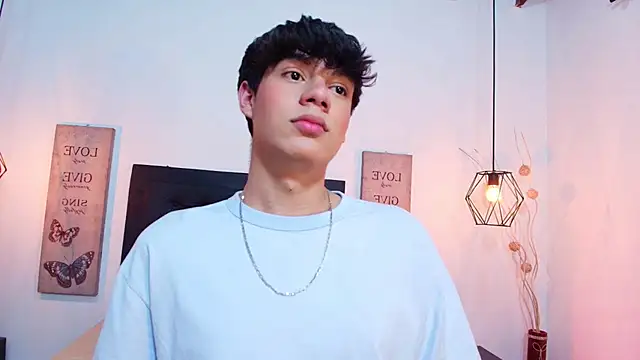 Isaac Kurtt online show from November 20, 2025, 8:53 pm