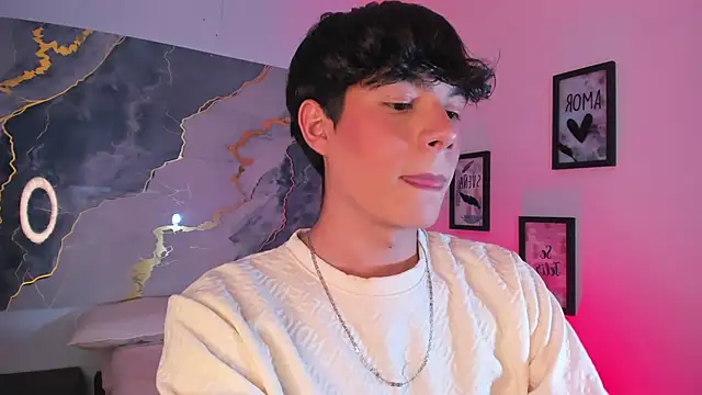 Isaac Kurtt online show from November 22, 2025, 8:18 pm