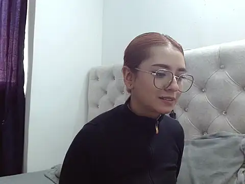 Carolinapinnkman online show from November 25, 2025, 7:47 pm