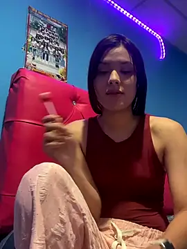 Chiquinquira3 online show from December 2, 2025, 5:42 am