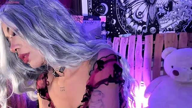 ivybank online show from December 19, 2025, 7:38 pm