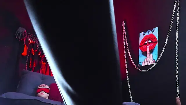 KatrinaStone online show from April 10, 2026, 11:01 pm