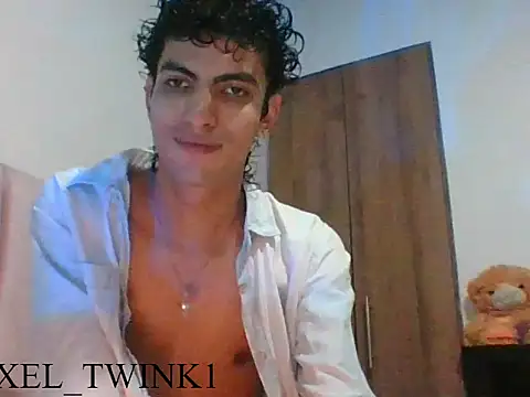 axel love13 online show from November 9, 2025, 9:52 pm