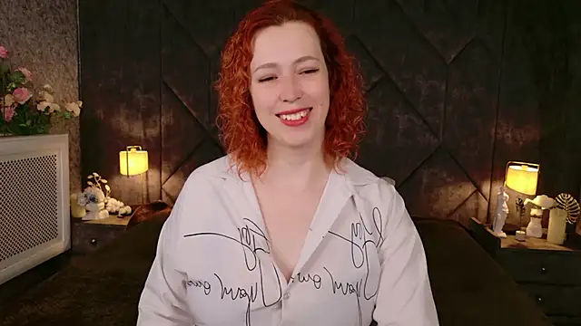 Snapshot of Evie_Berret chatting on June 17, 2026, 9:03 pm Evie Berret online show from June 17, 2026, 9:03 pm