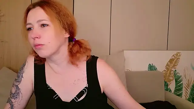 Snapshot of Evie_Berret chatting on July 14, 2026, 9:10 pm Evie Berret online show from July 14, 2026, 9:10 pm