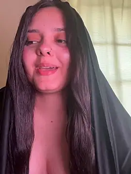Snapshot of candicewest_ chatting on May 13, 2026, 5:31 pm candicewest online show from May 13, 2026, 5:31 pm