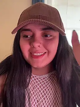 candicewest  online show from February 2, 2026, 4:17 pm