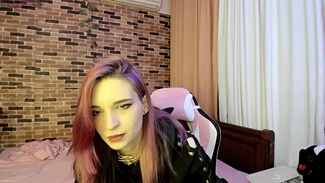 Lilit Bleime666 online show from November 11, 2025, 8:36 pm