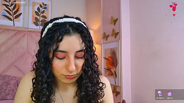 DemiJones  online show from May 30, 2026, 5:14 am