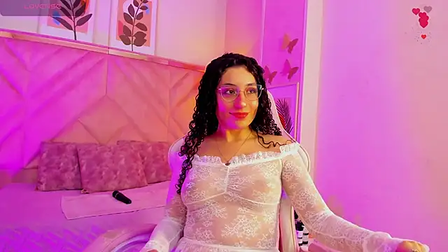 Snapshot of DemiJones_ chatting on February 19, 2026, 3:58 am DemiJones online show from February 19, 2026, 3:58 am